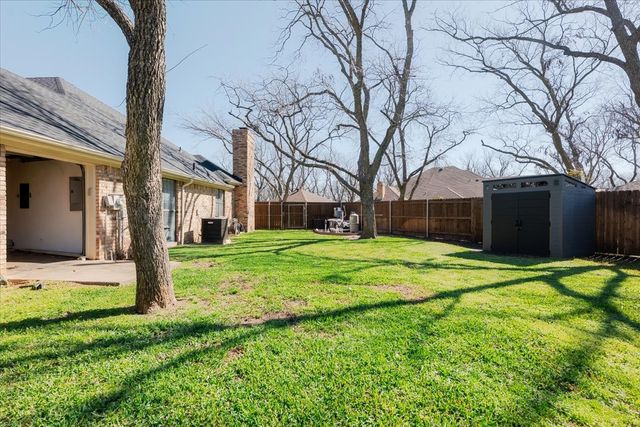 6105 Bontura Court, Granbury, TX 76049