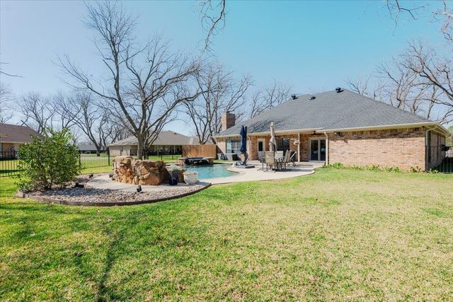 6105 Bontura Court, Granbury, TX 76049
