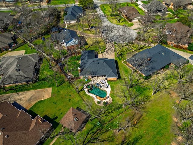 6105 Bontura Court, Granbury, TX 76049