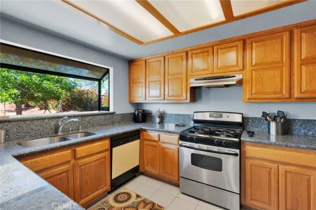 13423 Palm, Hesperia, CA 92344