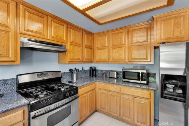 13423 Palm, Hesperia, CA 92344
