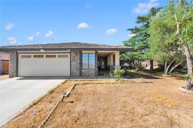13423 Palm, Hesperia, CA 92344