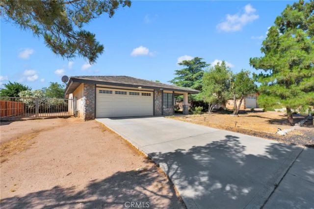 13423 Palm, Hesperia, CA 92344