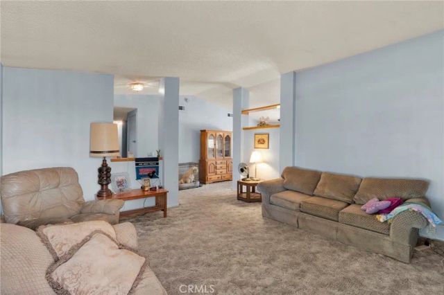 13423 Palm, Hesperia, CA 92344
