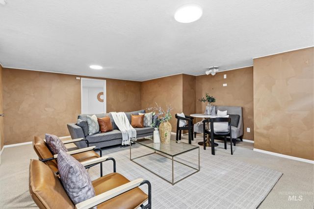 2306 W Madison Ave, Boise, ID 83702