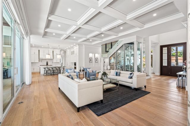 400 Coral Way, Fort Lauderdale, FL 33301