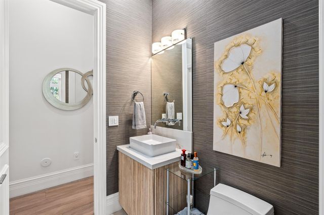 400 Coral Way, Fort Lauderdale, FL 33301