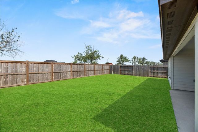 5010 Pine Haven Lane, Fresno, TX 77545