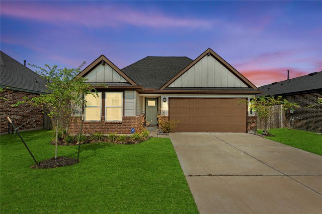 5010 Pine Haven Lane, Fresno, TX 77545