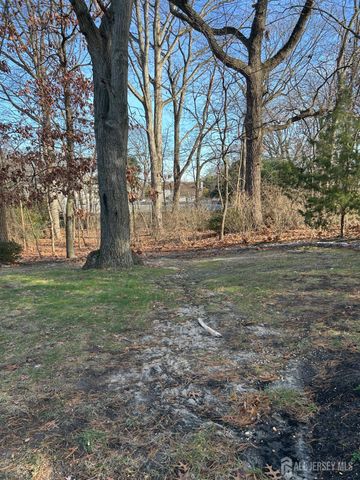 5 Downing Drive, East Brunswick, NJ 08816