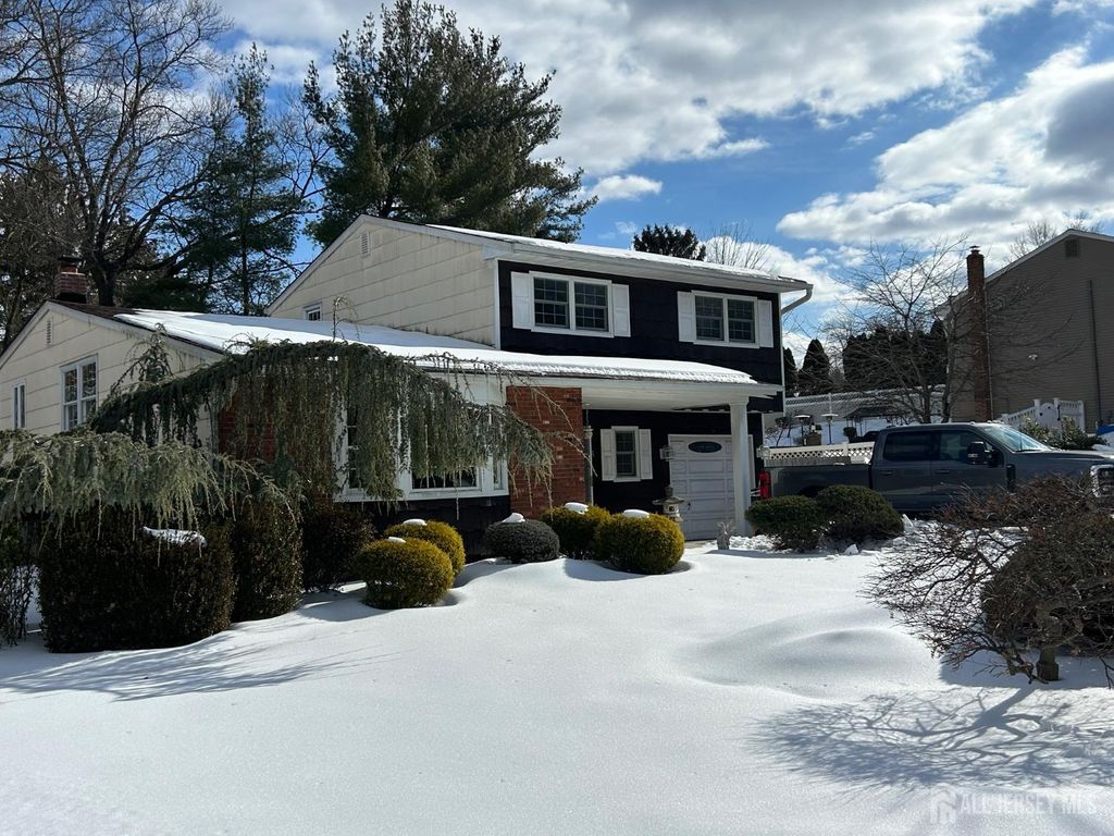 5 Downing Drive, East Brunswick, NJ 08816