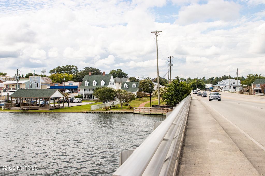 Image 11 of property listing at N/A Parkertown Road, Hubert, NC 28539