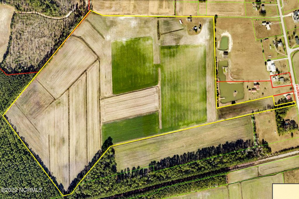 Image 4 of property listing at N/A Parkertown Road, Hubert, NC 28539