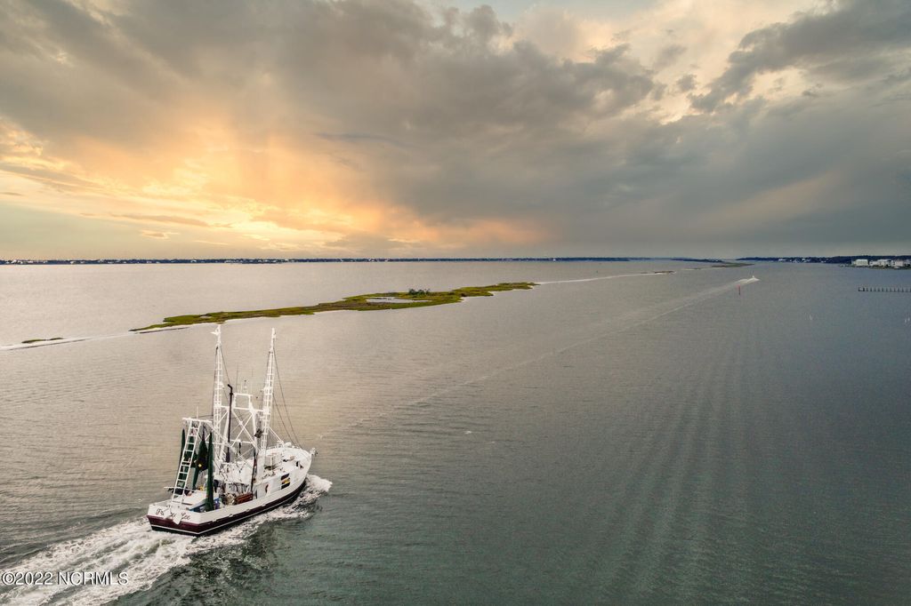 Image 8 of property listing at N/A Parkertown Road, Hubert, NC 28539