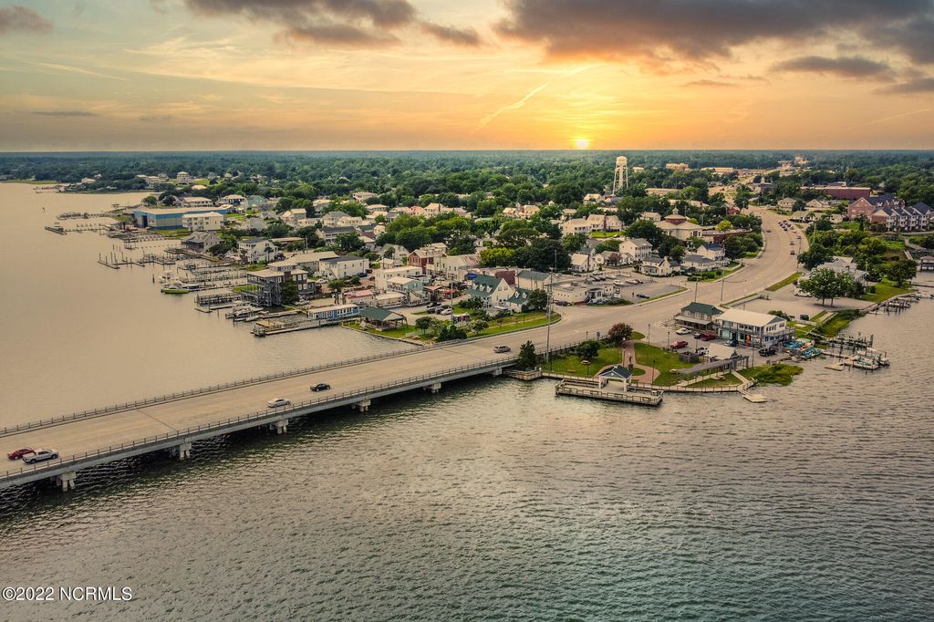 Image 9 of property listing at N/A Parkertown Road, Hubert, NC 28539