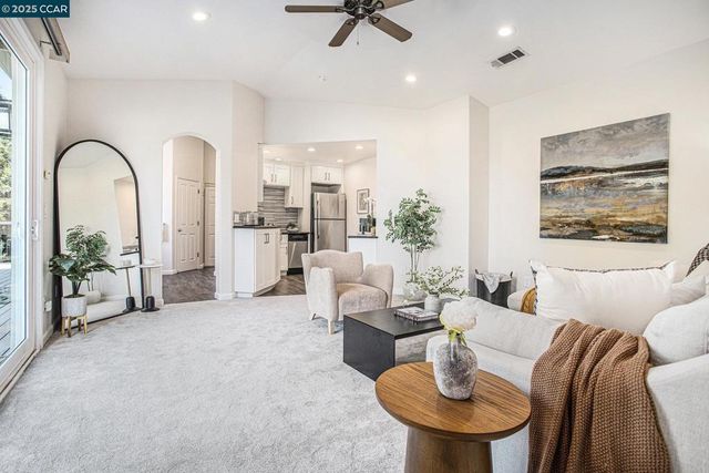 4001 Browning Dr, Concord, CA 94518