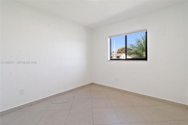 5420 NW 182nd St, Miami Gardens, FL 33055