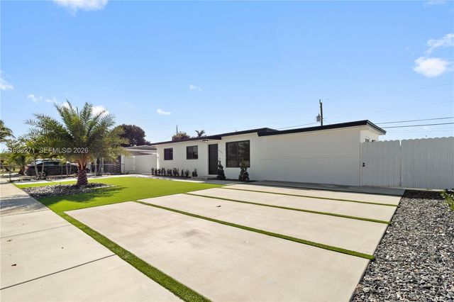 5420 NW 182nd St, Miami Gardens, FL 33055