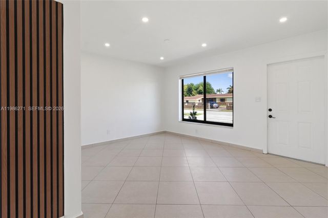 5420 NW 182nd St, Miami Gardens, FL 33055