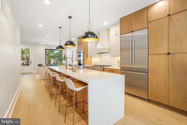 4414 HARRISON ST NW, Washington, DC 20015