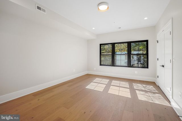 4414 HARRISON ST NW, Washington, DC 20015