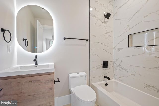 4414 HARRISON ST NW, Washington, DC 20015