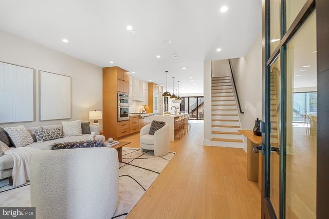 4414 HARRISON ST NW, Washington, DC 20015