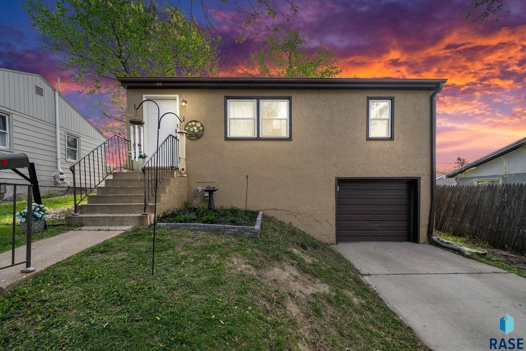 608 S Highland Ave Avenue, Sioux Falls, SD 57103