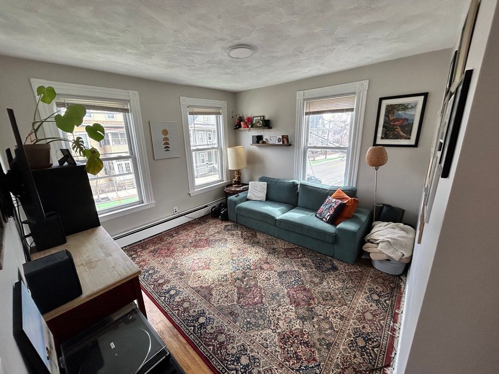328 Beacon St 2F, Somerville, MA 02143