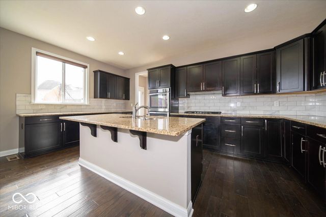 14765 Edgebrook Drive, Fishers, IN 46040