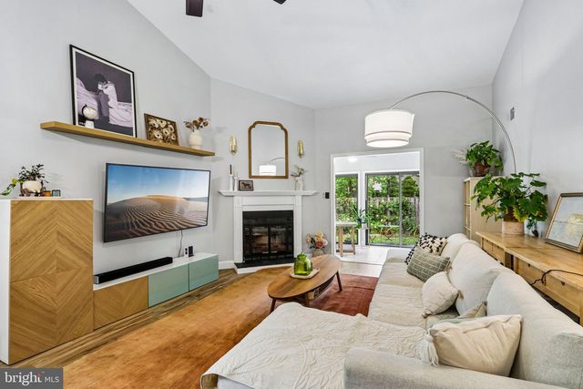 5 E OLEANDER DR, Mount Laurel, NJ 08054