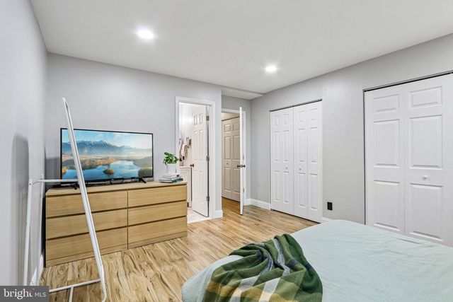 5 E OLEANDER DR, Mount Laurel, NJ 08054