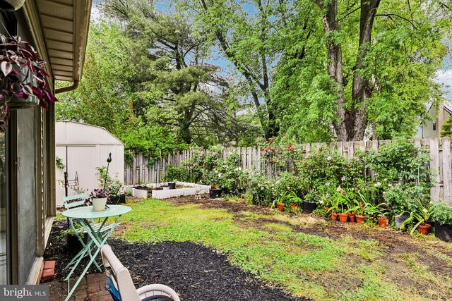 5 E OLEANDER DR, Mount Laurel, NJ 08054