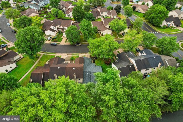 5 E OLEANDER DR, Mount Laurel, NJ 08054