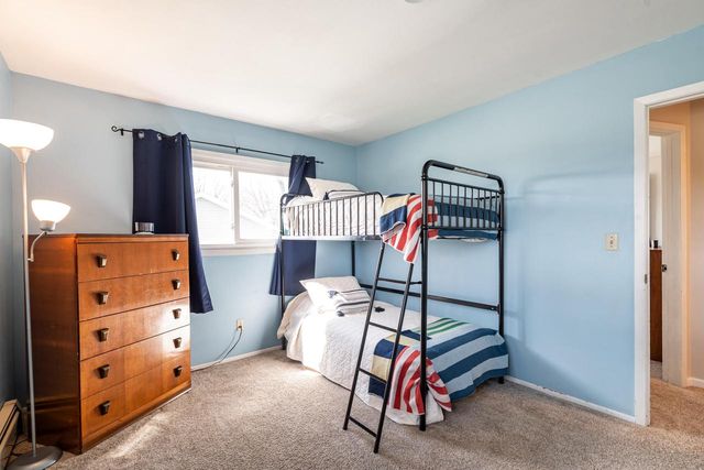 1452 N Lapham STREET, Oconomowoc, WI 53066