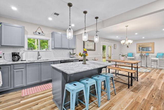1851 Gippy Lane, Charleston, SC 29407