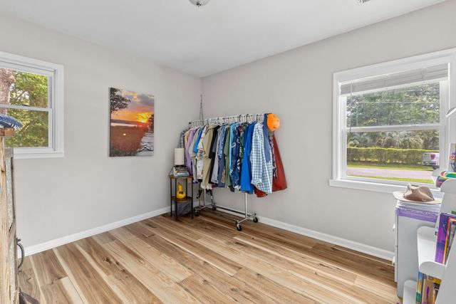 1851 Gippy Lane, Charleston, SC 29407