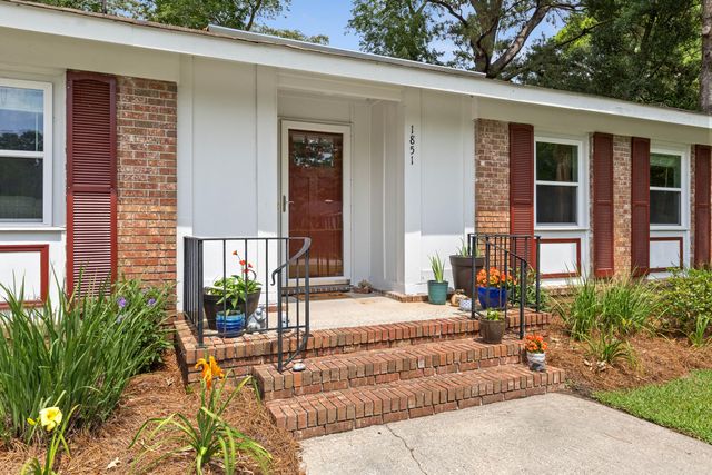 1851 Gippy Lane, Charleston, SC 29407