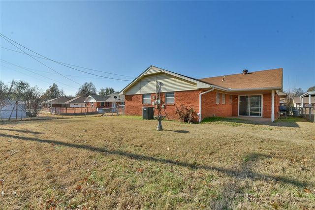 608 SE Moraine Avenue, Midwest City, OK 73130