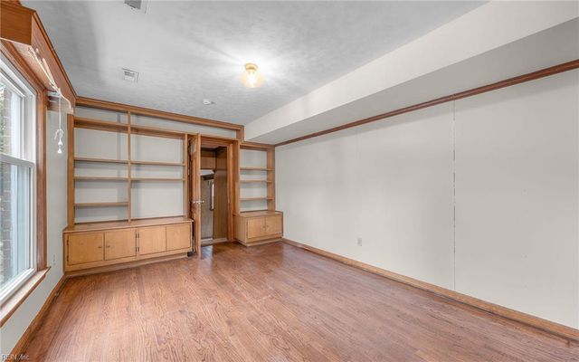 17 Cale CIR, Newport News, VA 23606