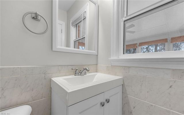 17 Cale CIR, Newport News, VA 23606