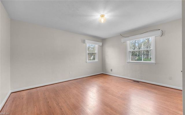 17 Cale CIR, Newport News, VA 23606