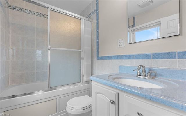 17 Cale CIR, Newport News, VA 23606