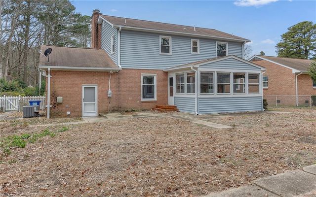 17 Cale CIR, Newport News, VA 23606