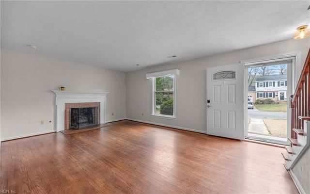 17 Cale CIR, Newport News, VA 23606