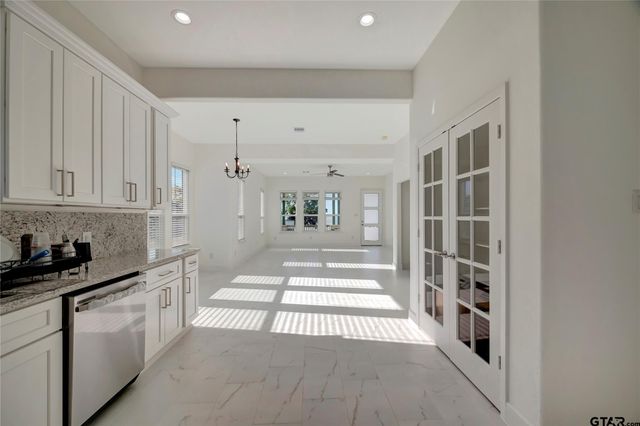345 EDGEWATER DRIVE, Livingston, TX 77351