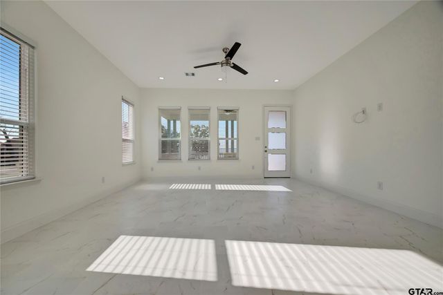 345 EDGEWATER DRIVE, Livingston, TX 77351