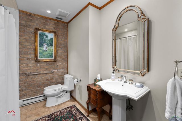 708 Richardson Lane, Henderson, TX 75654