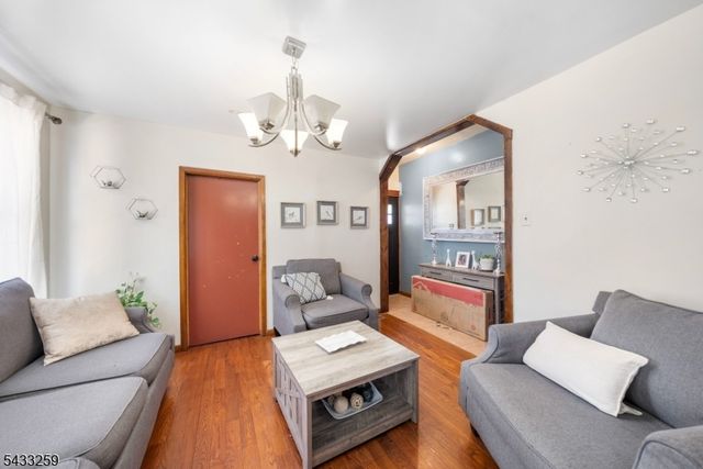 1058 Fanny St, Elizabeth City, NJ 07201