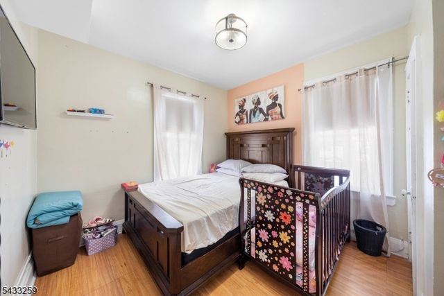 1058 Fanny St, Elizabeth City, NJ 07201